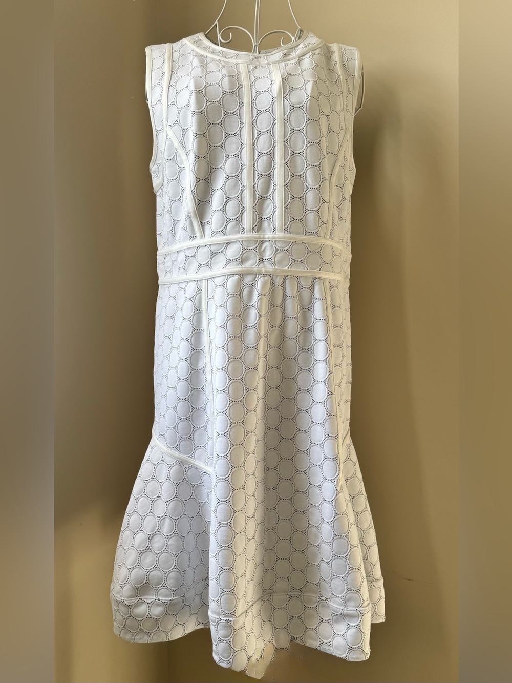 Marc Jacobs Mini White Sleeveless Circle-Embossed Dress Size L